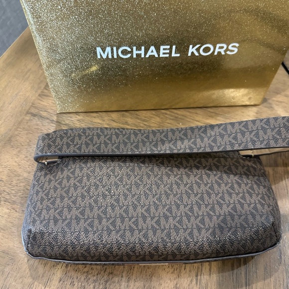 Michael Kors Brown and Tan Belt Bag Leather Adjustable, New In Sparkly Giftbox. - Picture 10 of 10